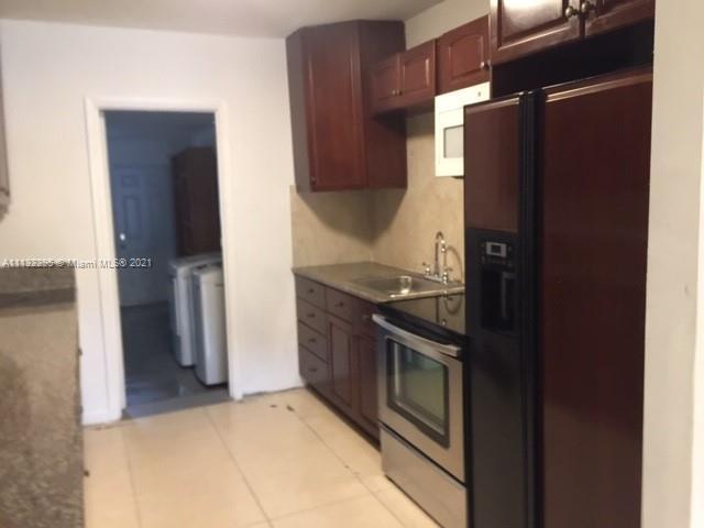 Foto del edificio - 511 NW 104th St