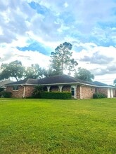 Building Photo - 6823 Hartland St