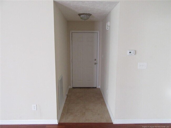 Building Photo - 1628 Inverness Dr
