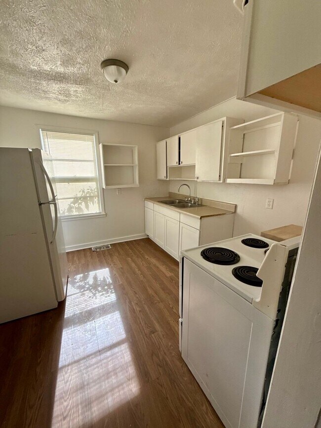 Foto del edificio - Large Single Family House for Rent.