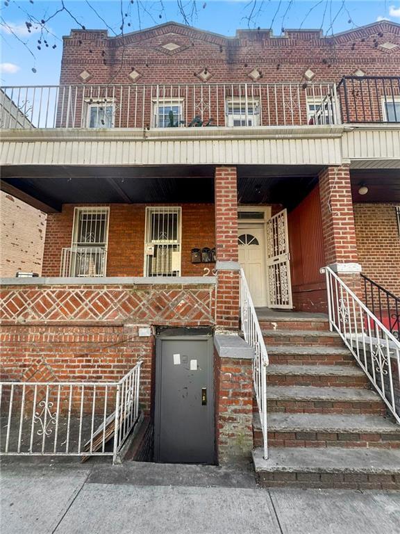 Primary Photo - 294 Parkville Ave