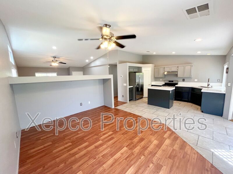 Primary Photo - 82143 Pinyon Ave