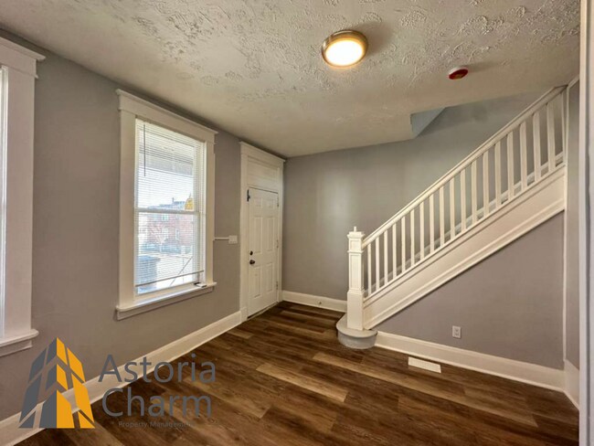 Building Photo - 4 Bedroom or 3 Bedroom with Den Home with First Floor Bedroom on Homestead Street