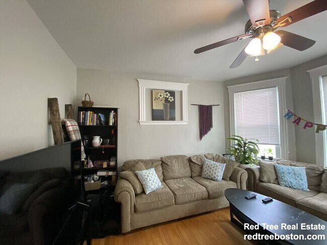 12 Pleasant #2 - 11 Pleasant Pl