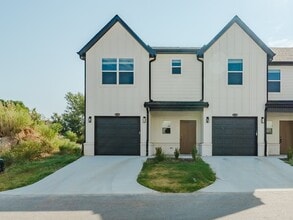 Building Photo - 1720 Cuppett Cir