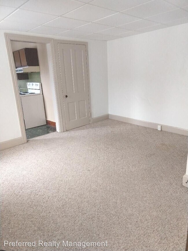 443447 E High St, Elizabethtown, PA 17022 Room for Rent in