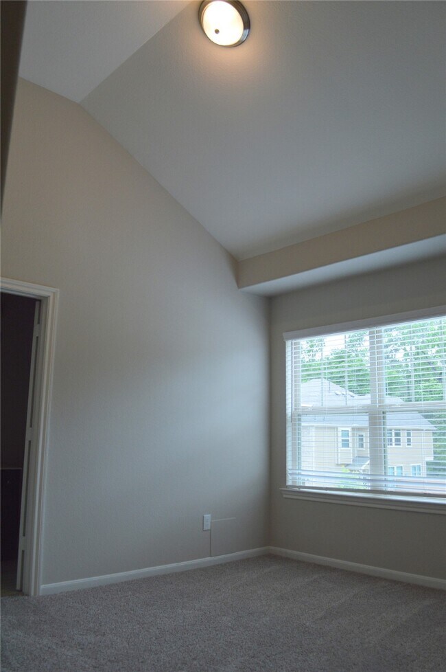 Building Photo - 28043 Rocky Heights Dr