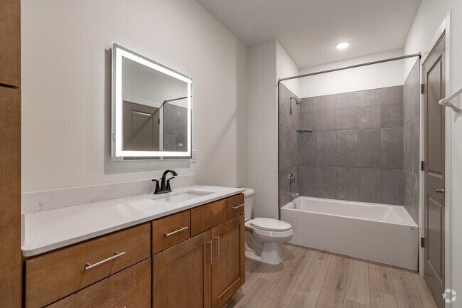 A3 1HAB, 1BA - 879 ft² - Baño - Grays Creek Apartments