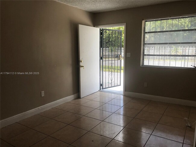 Building Photo - 13315 Alexandria Dr