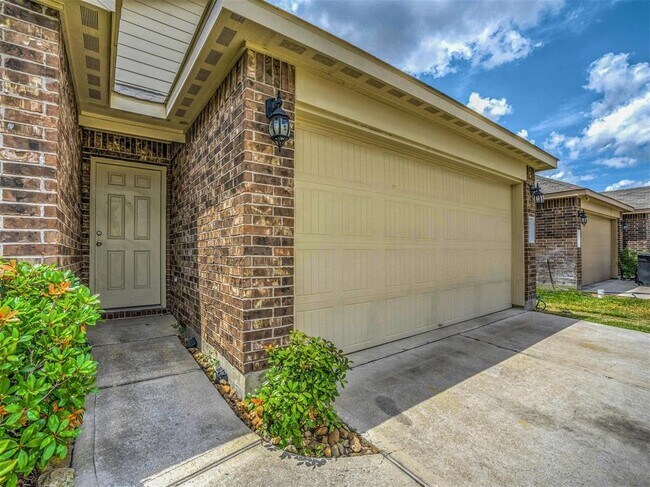 Building Photo - 5527 Carlisle Grove Trace