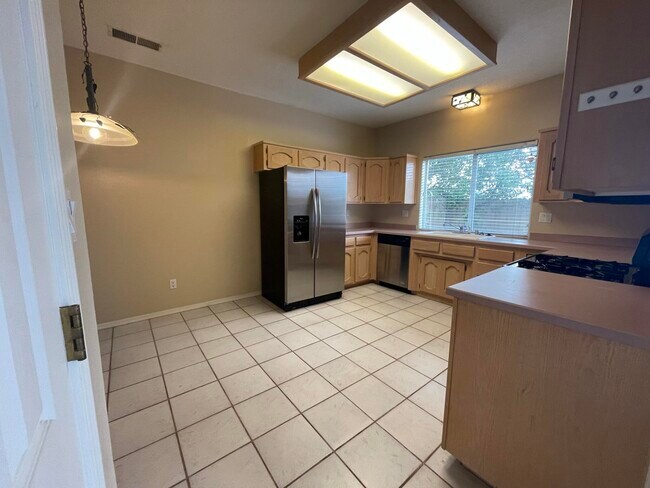 Building Photo - 7051 Natalie Janae Ln NE