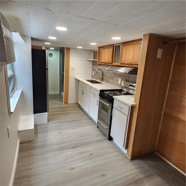 Foto del edificio - 215 Harwell Rd NW