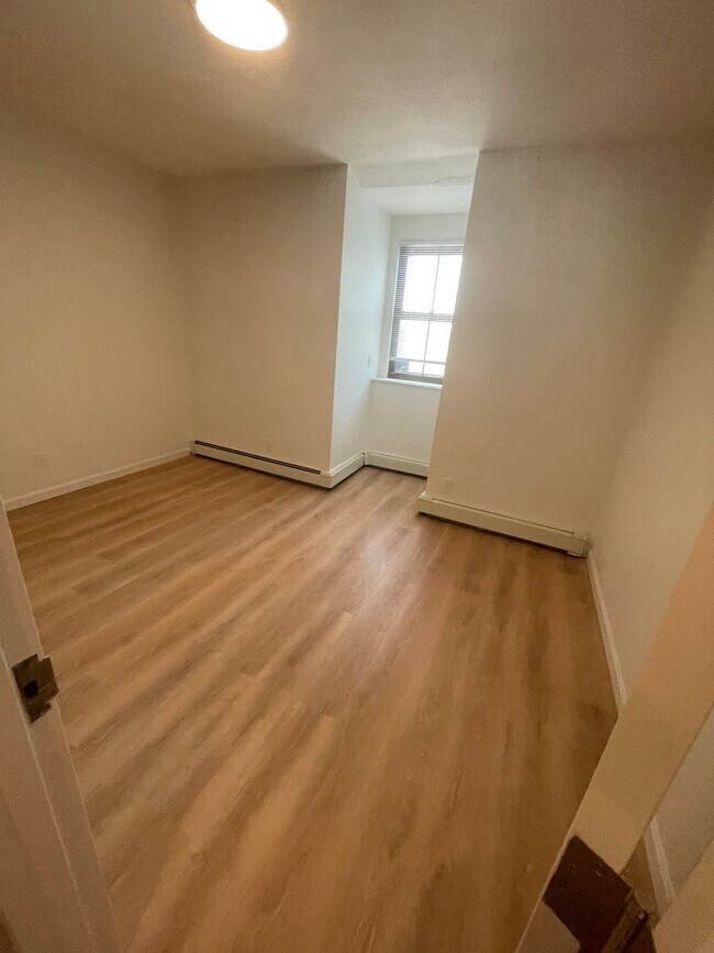 Foto del edificio - South end Amazing RENOVATED 3bed - availab...