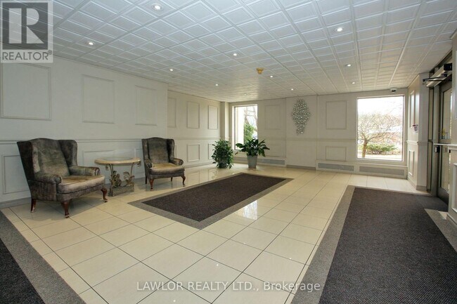Photo du bâtiment - 3311-3311 Kingston Rd
