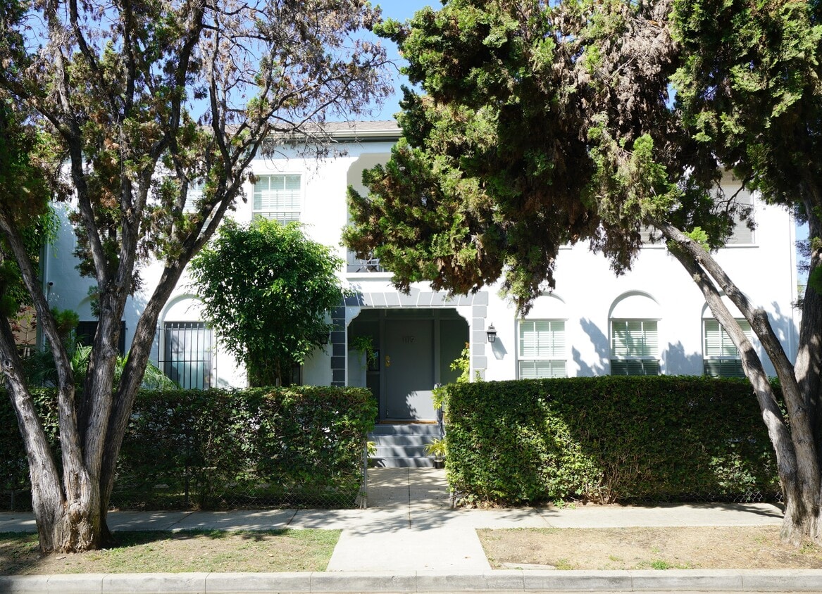 Primary Photo - 1119 Poinsettia Drive