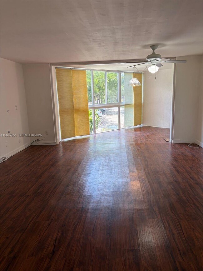Foto del edificio - 3100 N Pine Island Rd