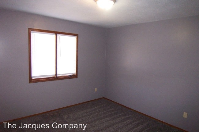 Building Photo - 1405 S St Marys Ave
