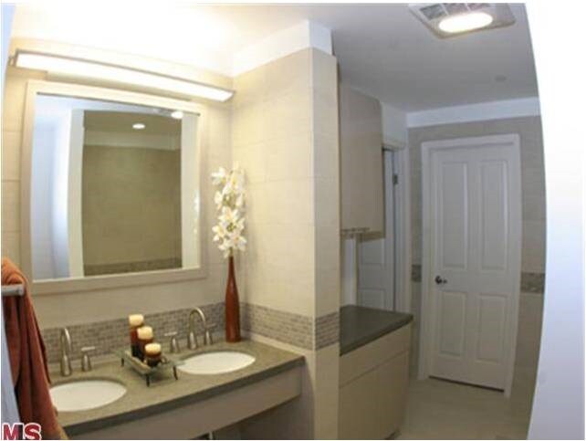 Interior Photo - The Manhattan Villa