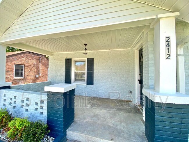 Foto del edificio - 2412 Brasher Ave