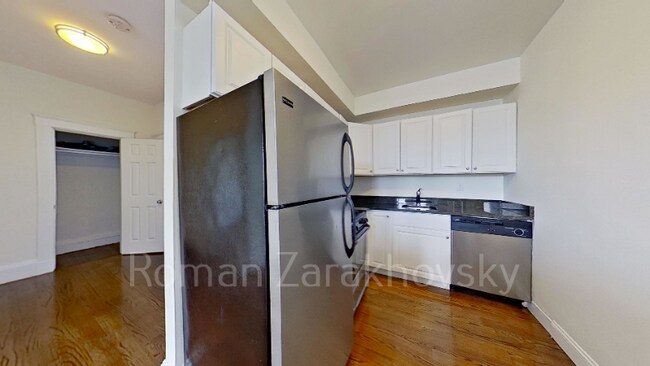 Building Photo - 71 Brighton Ave