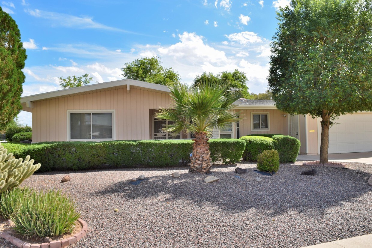 Foto principal - 10217 W Deanne Dr