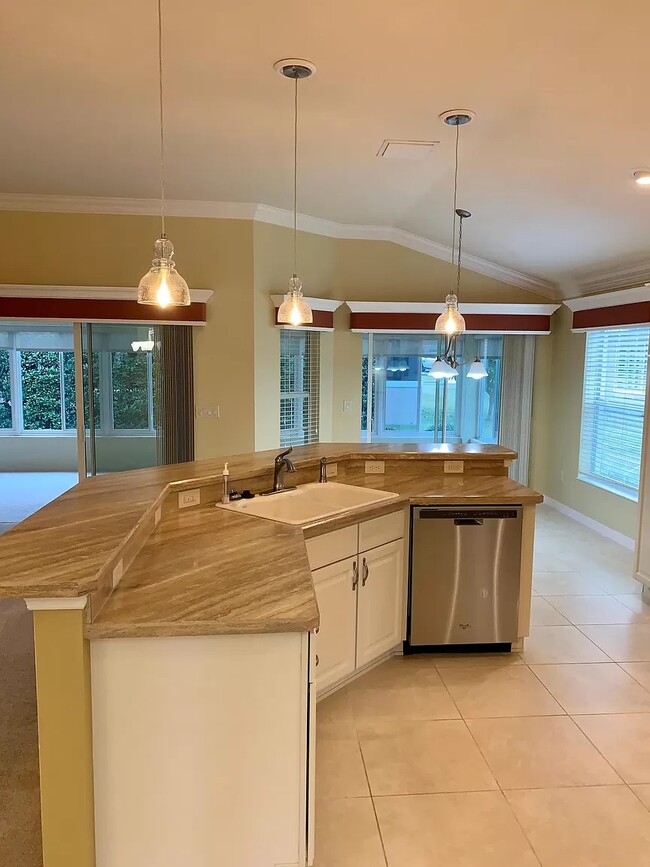 Building Photo - 1609 Honeyville Ln