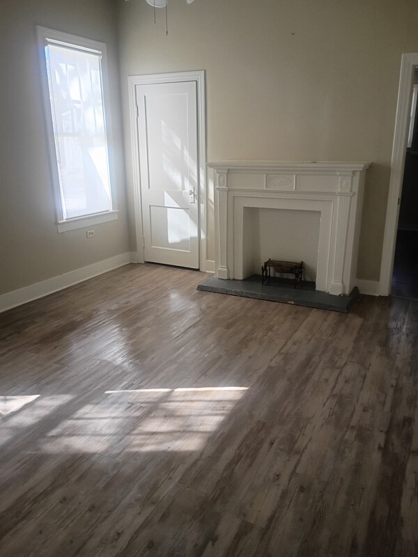 Foto del edificio - 433 N Bowie St