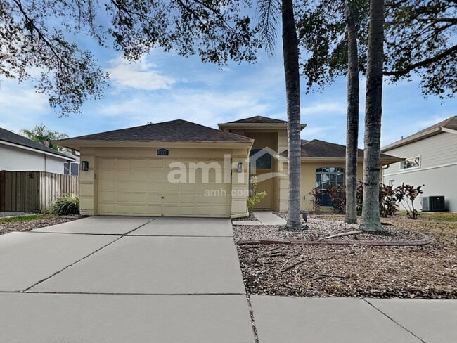 Building Photo - 16502 Lake Heather Dr