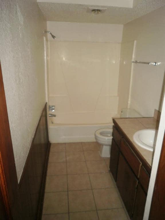 Building Photo - 304 Chalmette Dr