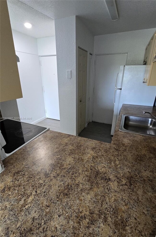 Foto del edificio - 11110 SW 196th St