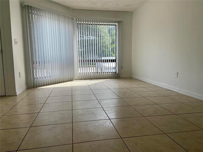 Foto del edificio - 4318 Lakeway Dr