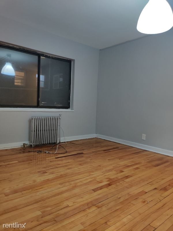 Building Photo - 1 br, 1 bath Apartment - 60 Crawford Ave