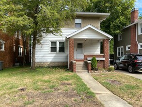 Building Photo - 421 E 1st St