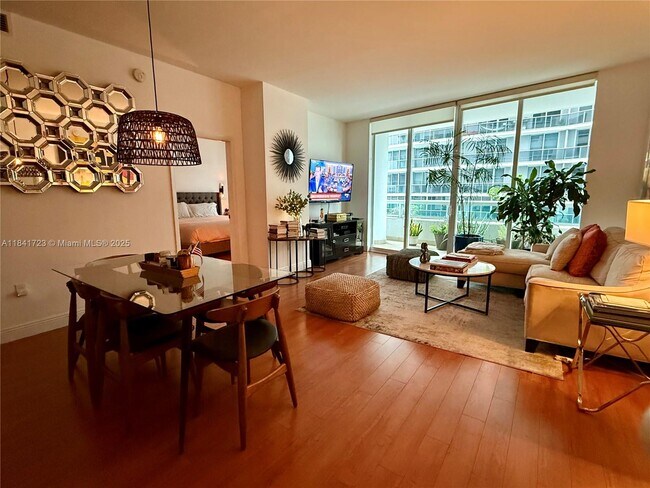 Foto del edificio - 1800 N Bayshore Dr