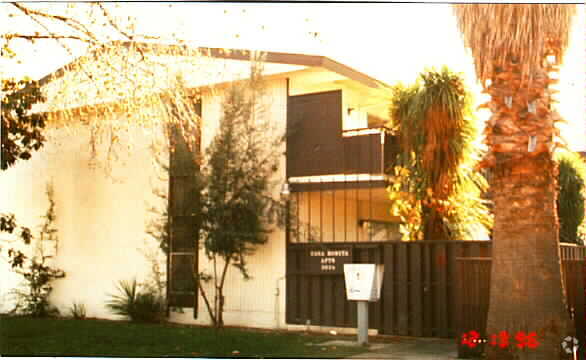 Building Photo - 3026 Van Sansul Ave