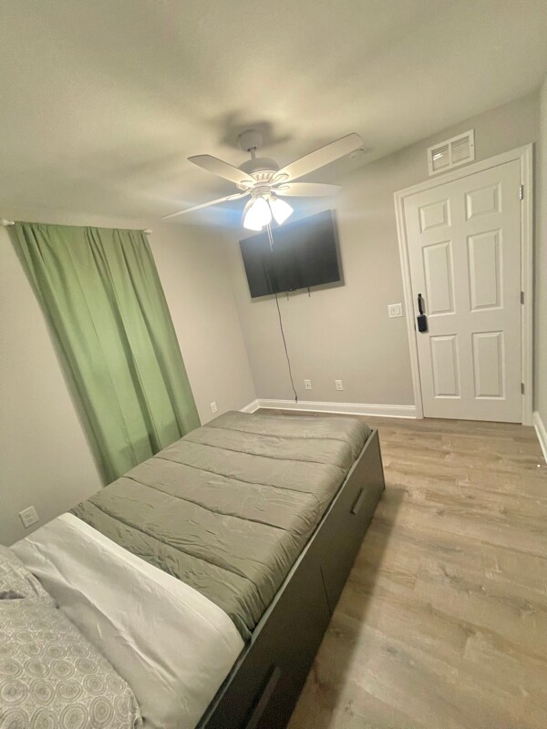 Foto principal - 1124 N Stella Ave