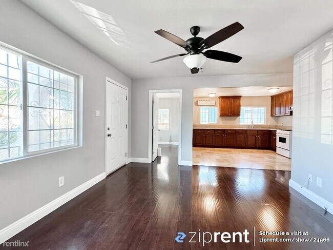 Building Photo - 3 br, 1 bath House - 734 East 76th Place, ...