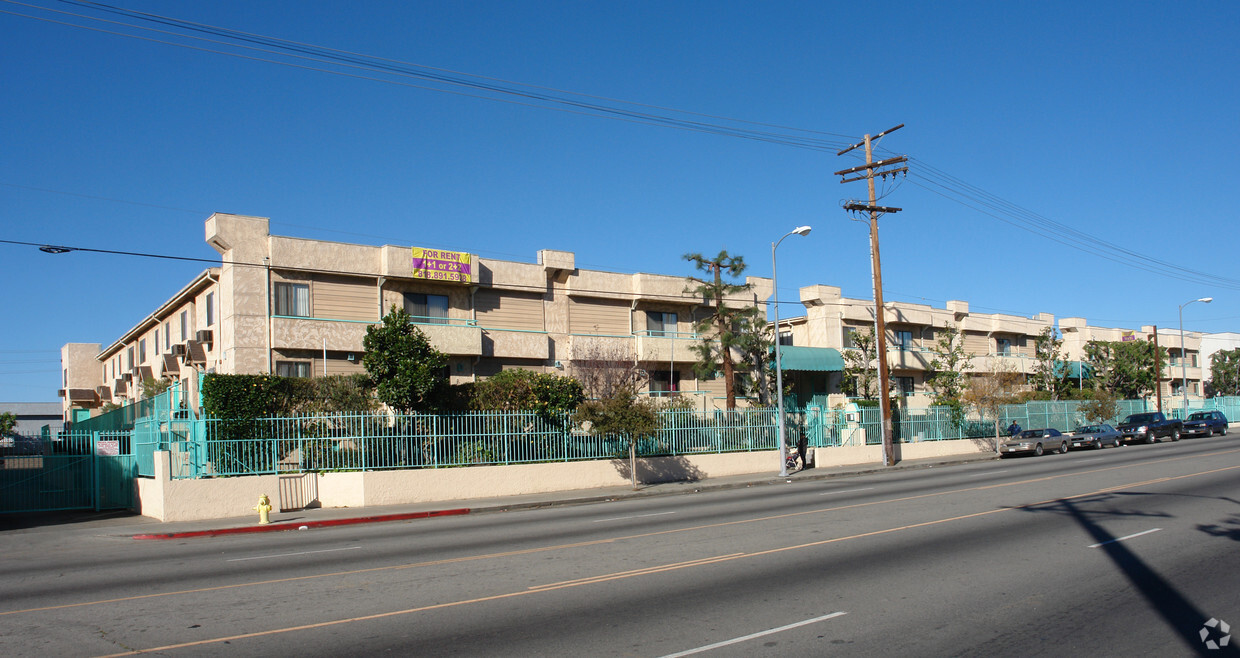 Building - Village Glen Apartments