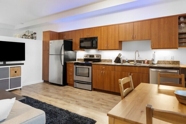 Foto del edificio - April Move-in Special $500 off Rent - Downtown Cortez Hill Junior Studio | Pool, Parking & Modern...