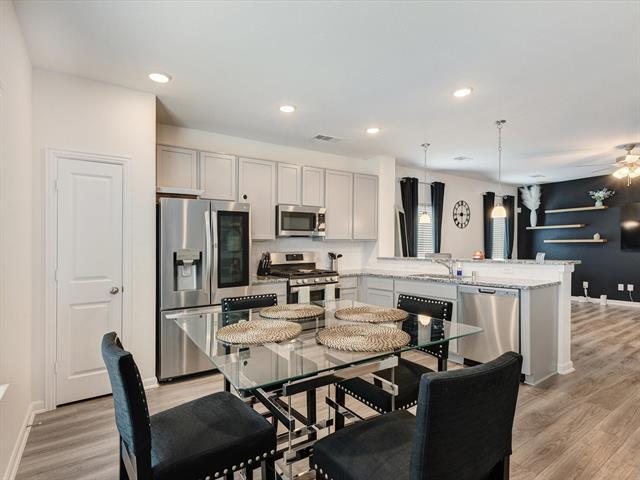 Foto del edificio - 2077 Hartley Dr