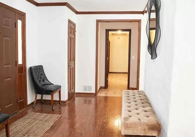 Foto del edificio - 5262 Kurt Ln SW