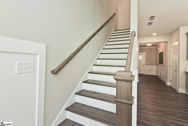 Foto del edificio - 100 Evergrace Wy