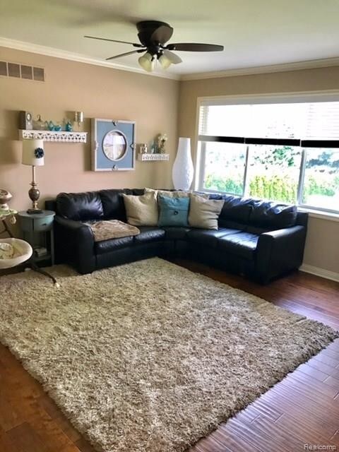 Foto del edificio - 13657 Grandeur Ave