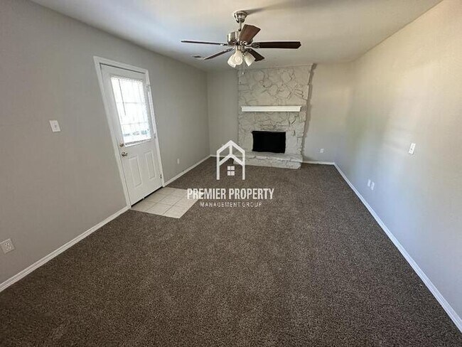 Building Photo - 7250 Hollorn - $500 OFF FIRST MONTH'S RENT!!