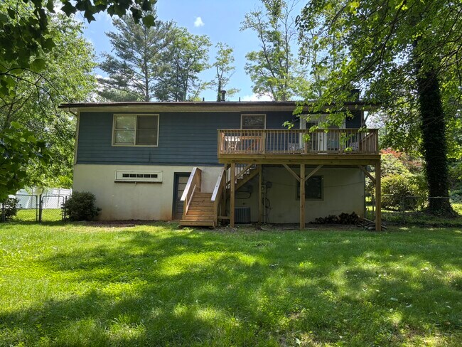 Foto del edificio - 77 Overlook Rd