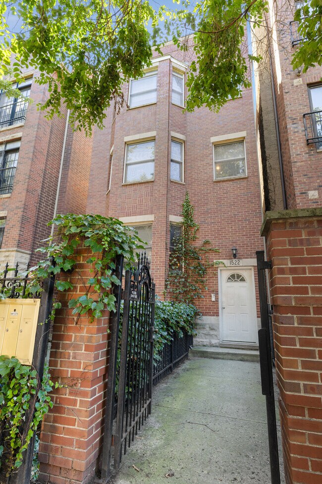 Foto del edificio - 1522 N Bosworth Ave