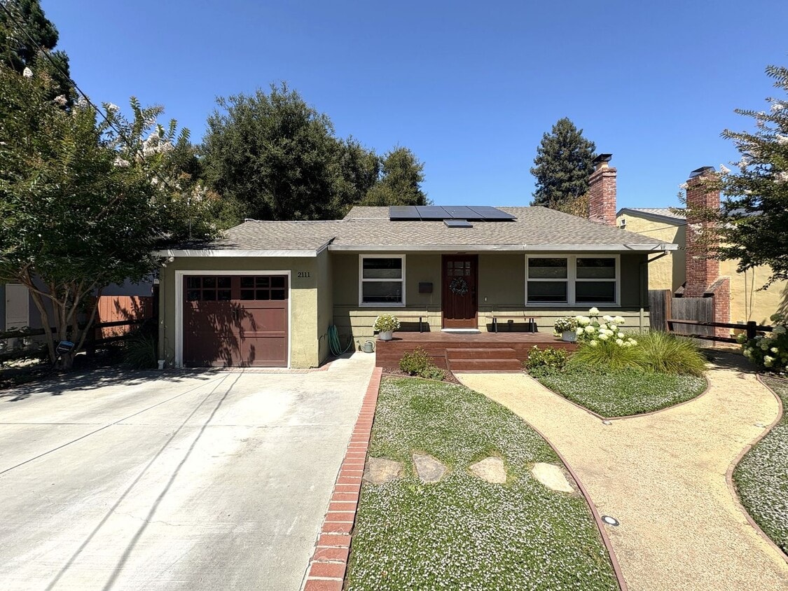 Primary Photo - Beautiful 4BD/2BA Menlo Park Home with Lar...