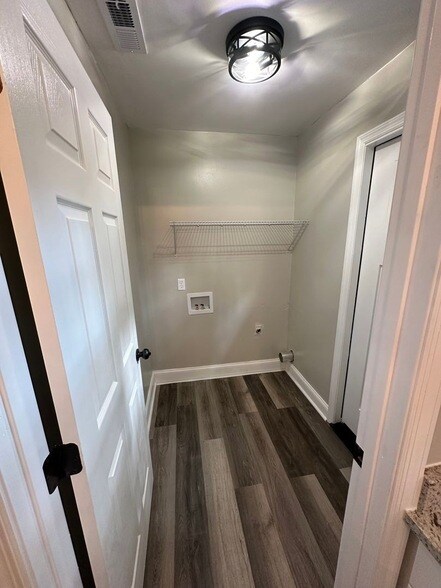 Foto del edificio - 414 Hollywood Dr