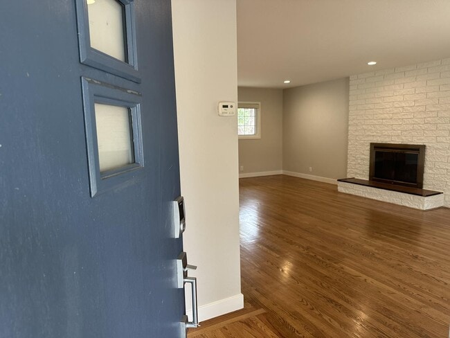 Foto del edificio - 1736 Brooks St