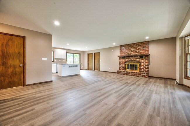 Foto del edificio - 7000 Mill Creek Rd